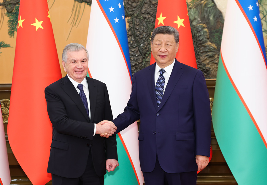 习近平会见乌兹别克斯坦总统米尔济约耶夫
